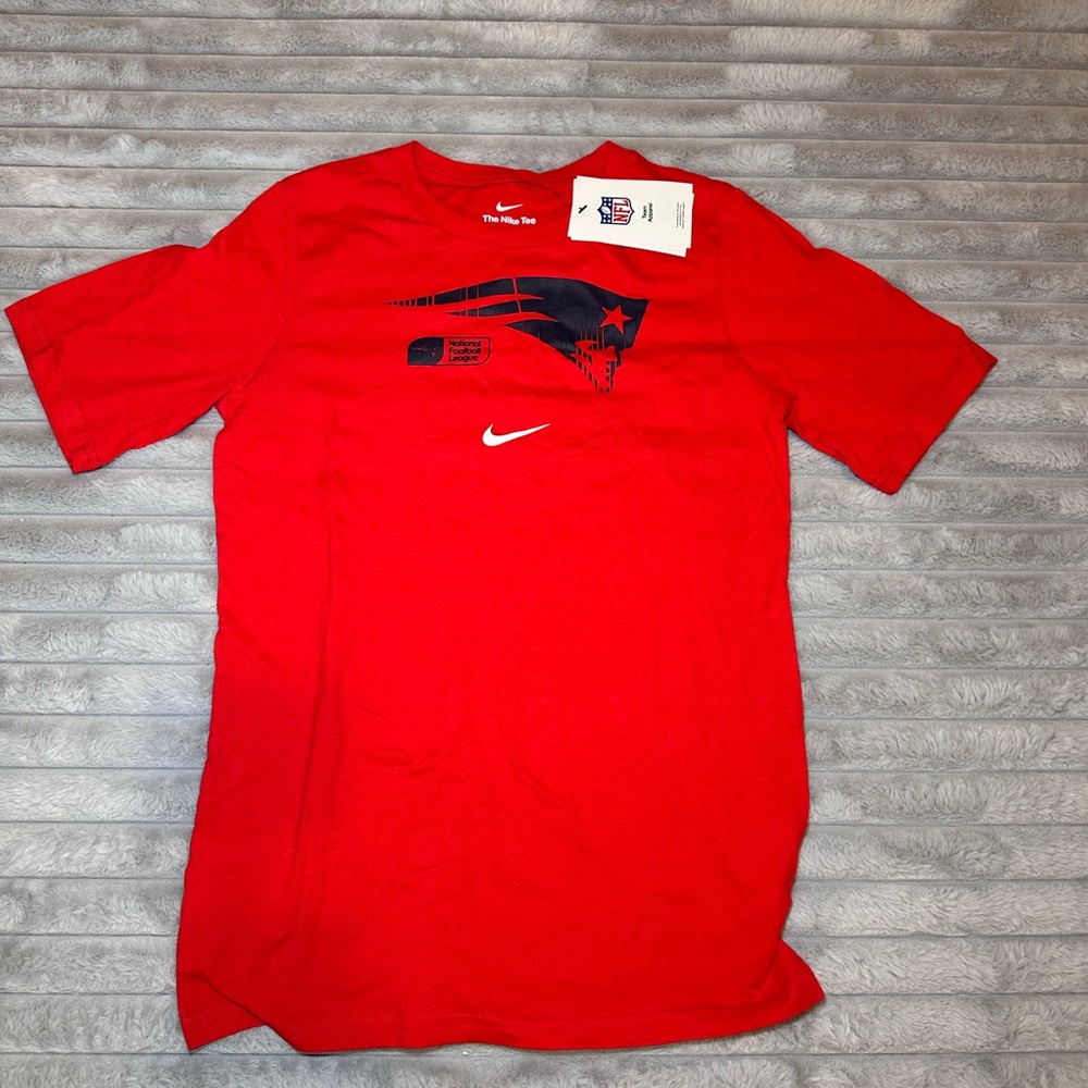 *NEW* Nike Patriots Red Graphic Shirt